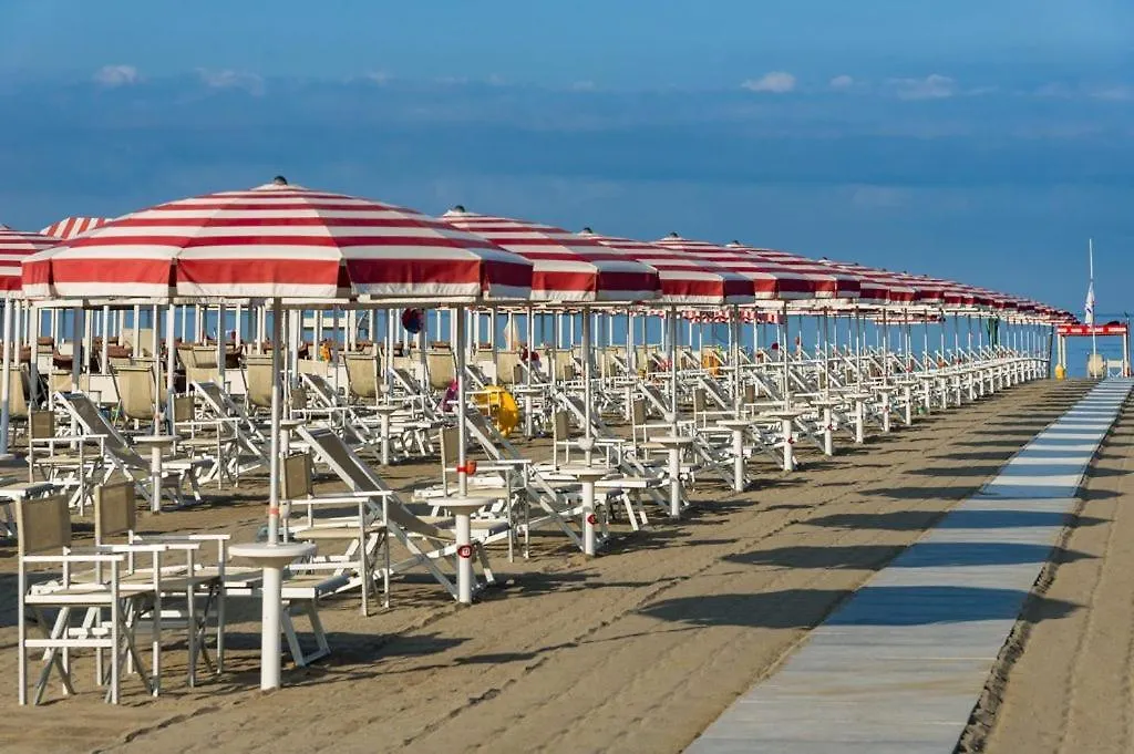 Hotel Crystal Marina di Pietrasanta 3*,  Itália